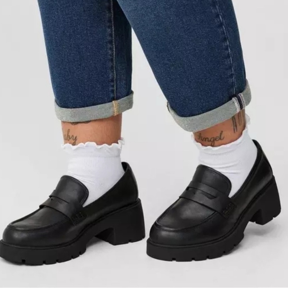 torrid Black Chunky Lug Heel Penny Loafers fit like 9.5!